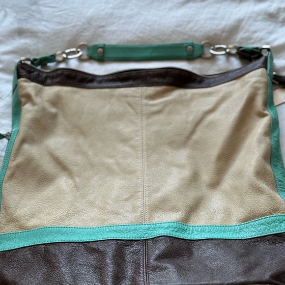 Kenneth Cole purse - Picture 1 of 3